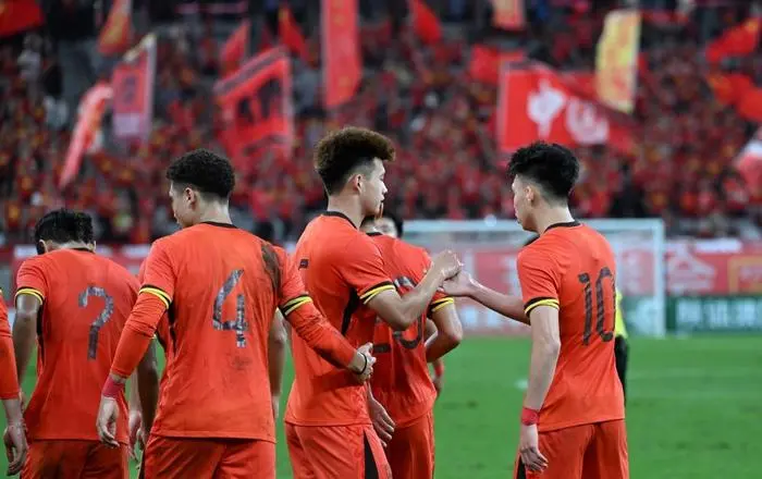 是高中锋朱, 亚纳群岛队