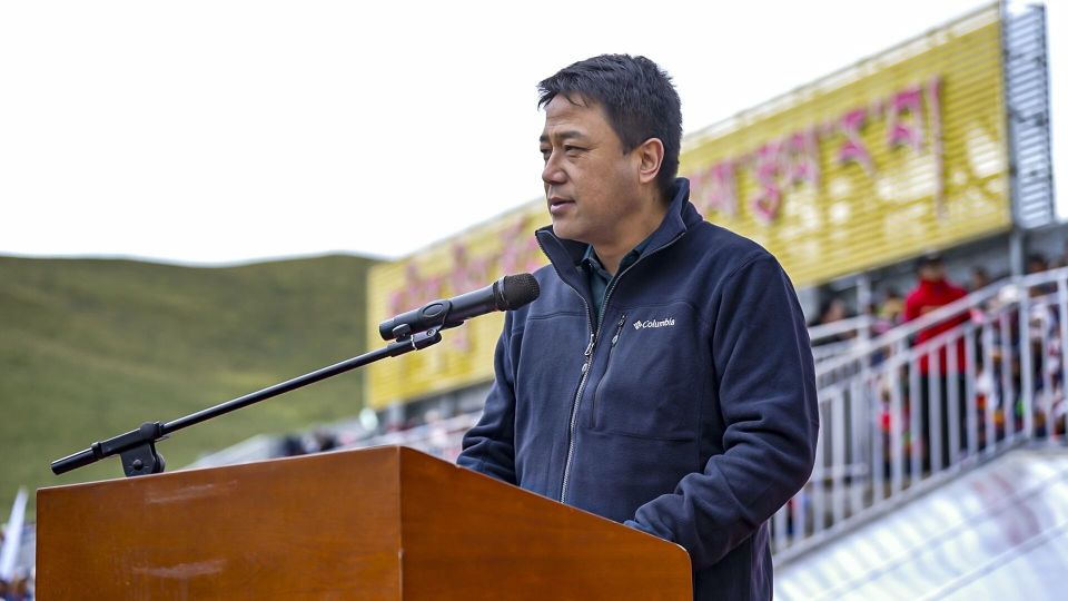 久治县委副, 开幕式上