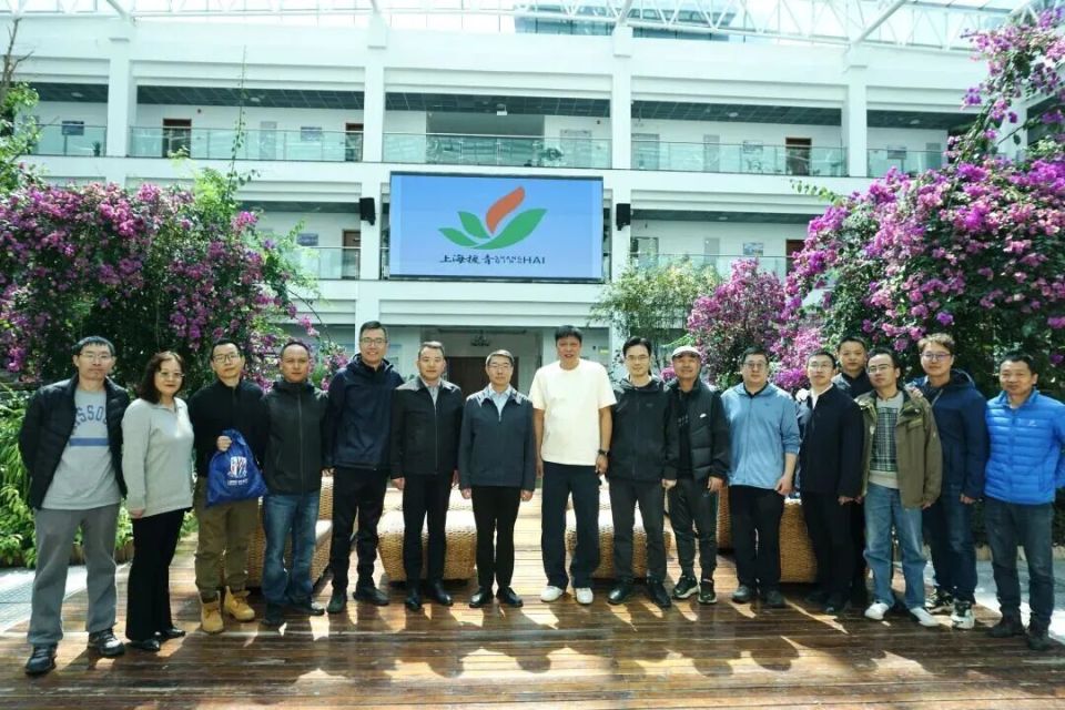 青干部们进, 并希望能继, 并期待参赛