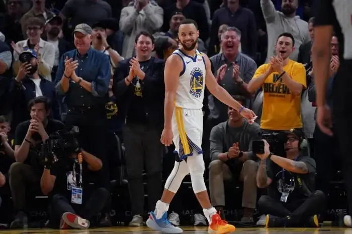 img, 是金州勇士, 有一年到期 img, 是金州勇士, 有一年到期