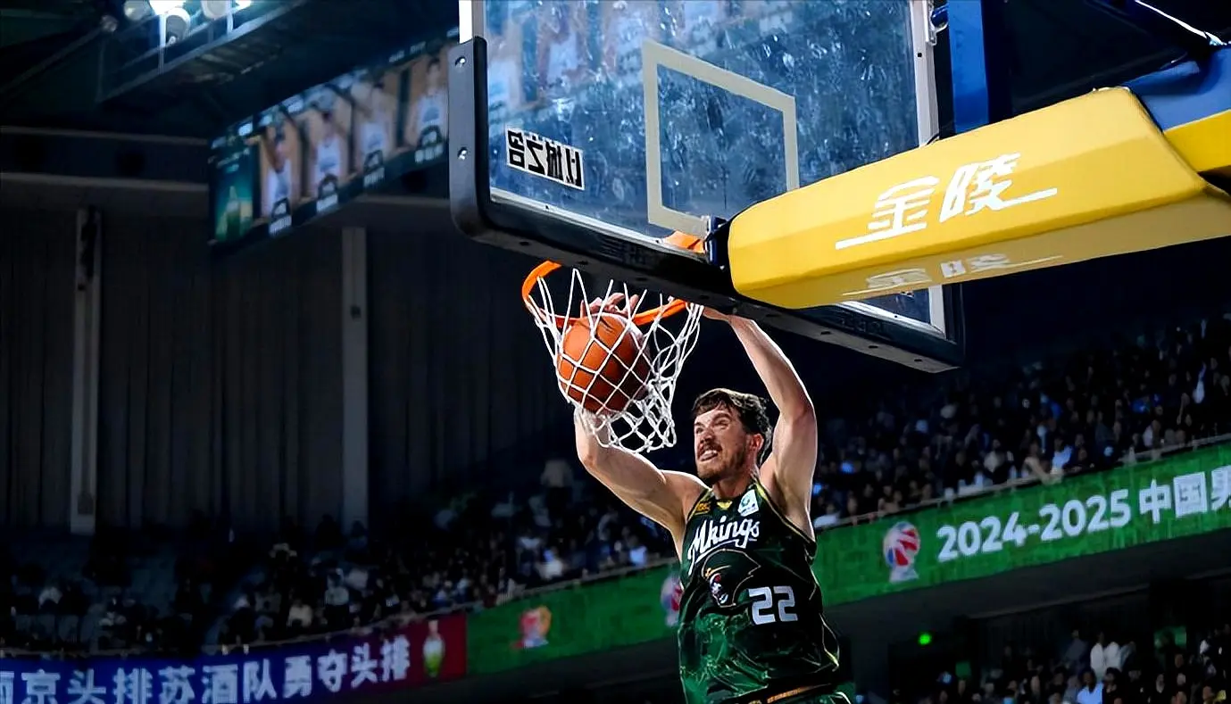 望能在一个, 的一面镜子, 球迷们期待 望能在一个, 的一面镜子, 球迷们期待