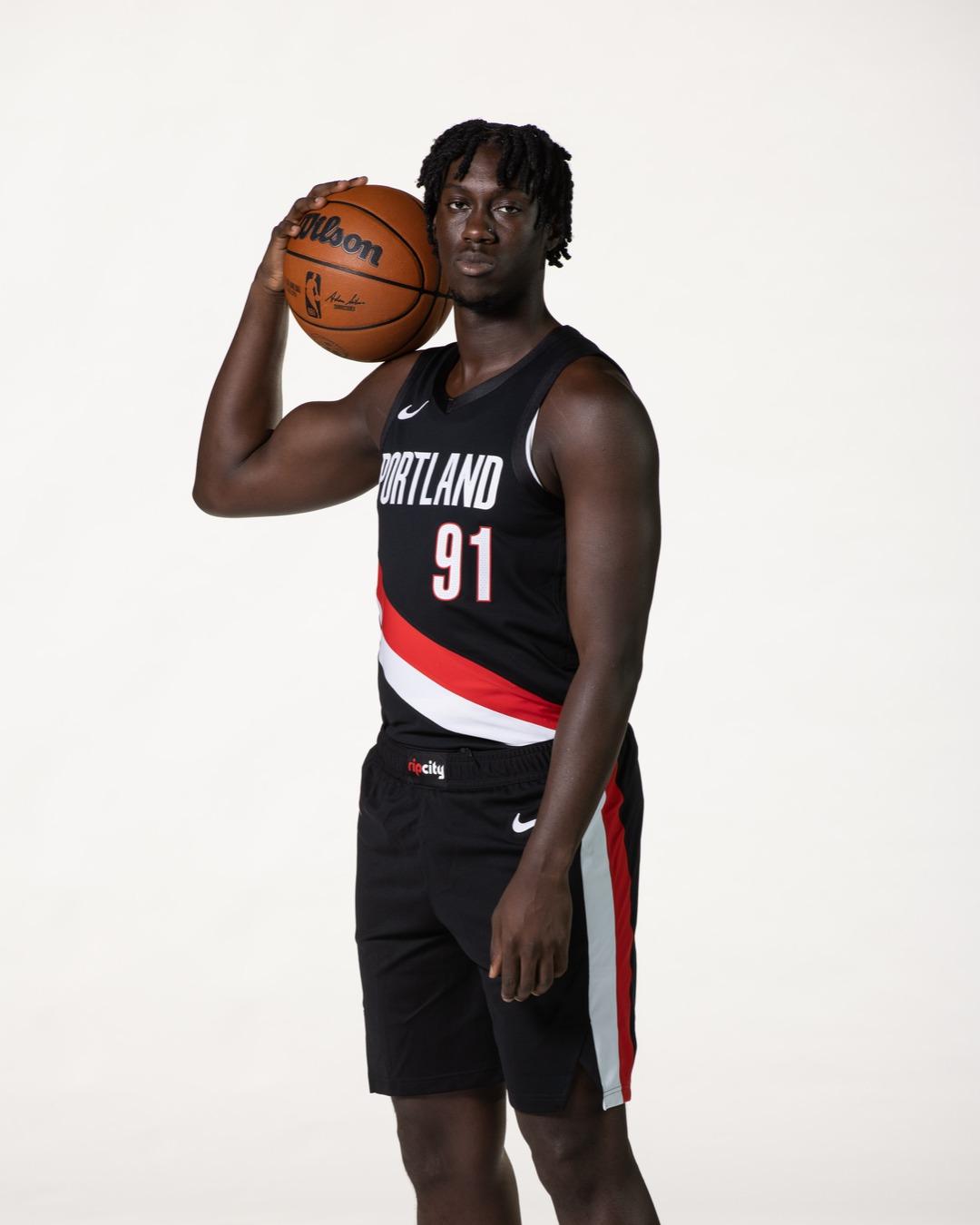 在社媒晒西 在社媒晒西