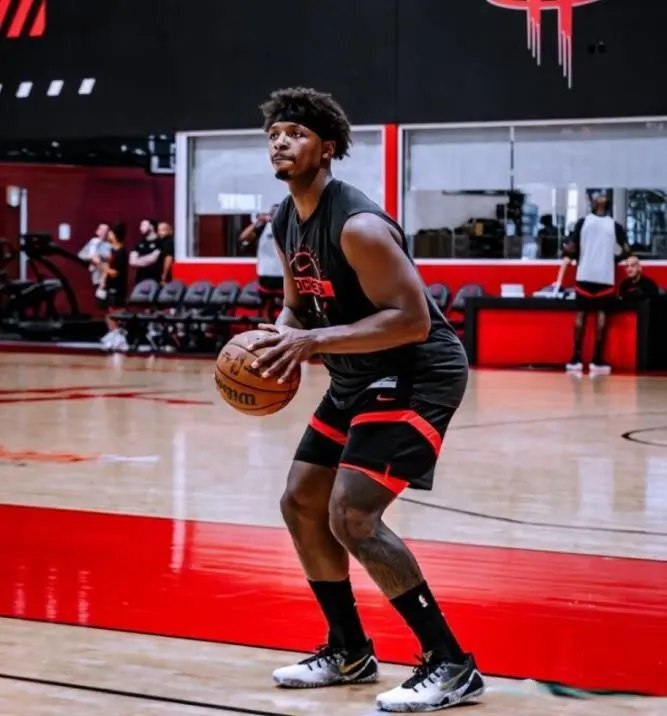 会在与雷霆, 后赛里三分 会在与雷霆, 后赛里三分