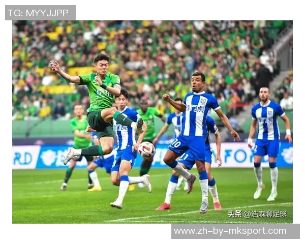 11月2日广州恒大迎战北京国安精彩对决全场瞩目球迷激情四溢