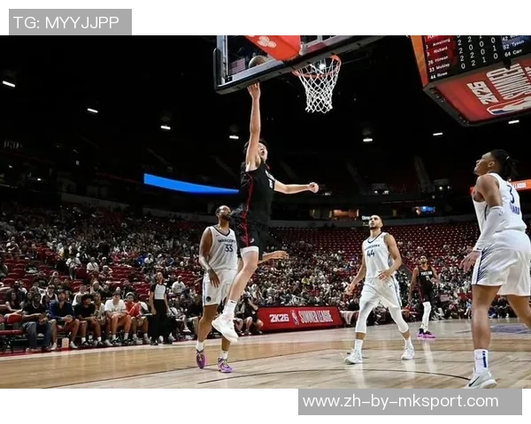 大胜勇士藏细节!杨瀚森2分2帽,新帅5分钟轮换定调培育方案!